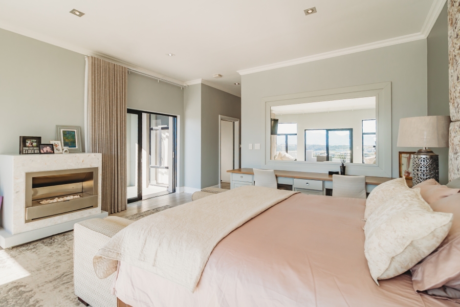 4 Bedroom Property for Sale in Herolds Bay Western Cape